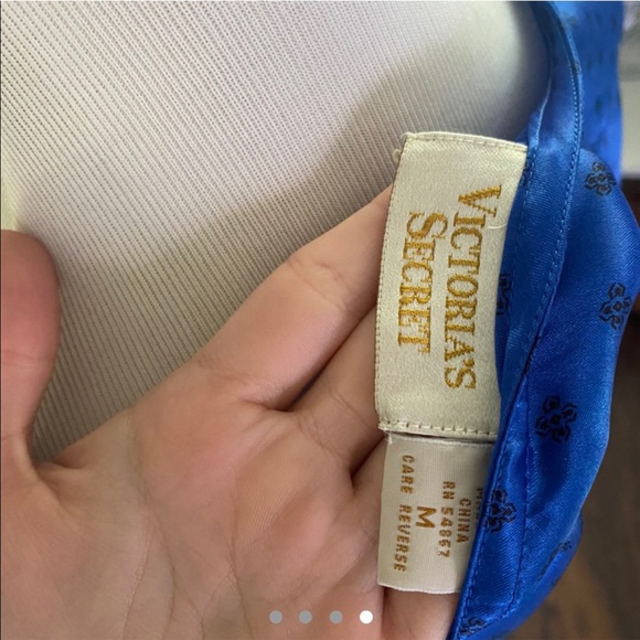 🦡vintage satin victoria’s secret nightgown🍺 - Picture 4 of 4
